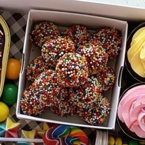 קופסא קטנה עם מכסה שקוף 10/9/4.5 | לבן - מתאים גם לתוך מארז כחלוקה